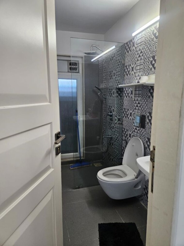 Bathroom, bandra kurla complex 3 Bedroom 1150 Sq.Ft. Apartment In Bandra Kurla Complex Mumbai 10458452