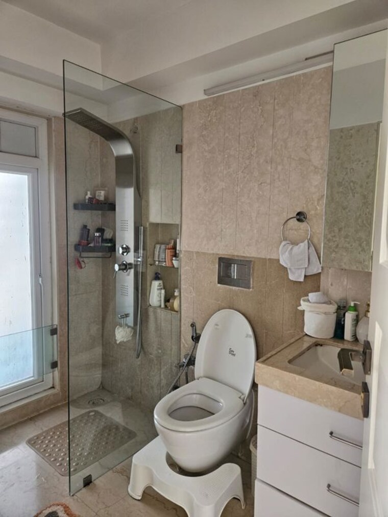 Bathroom, bandra kurla complex 3 Bedroom 1150 Sq.Ft. Apartment In Bandra Kurla Complex Mumbai 10458452