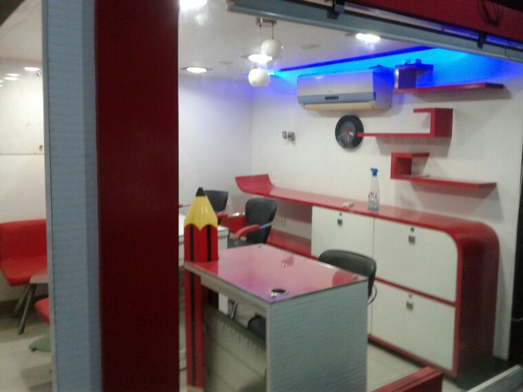 Team Area, om-heera-panna-mall Commercial Office Space 300 Sq.Ft. In Andheri West Mumbai 10458474