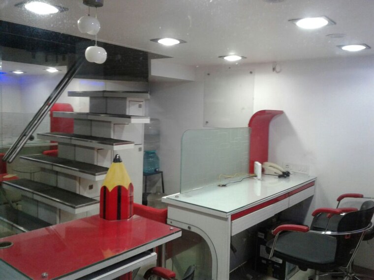 Team Area, om-heera-panna-mall Commercial Office Space 300 Sq.Ft. In Andheri West Mumbai 10458474