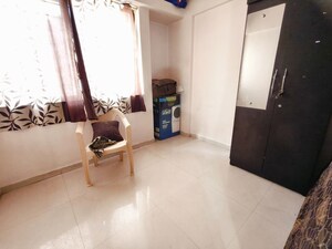 Room in 2 BHK Apartment at Green Palms, Undri – for Rent