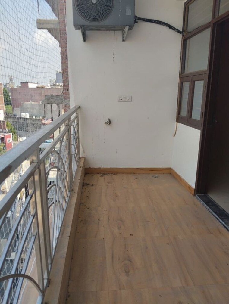 Balcony, neb sarai 3 Bedroom 1200 Sq.Ft. Builder Floor In Neb Sarai Delhi 10458519