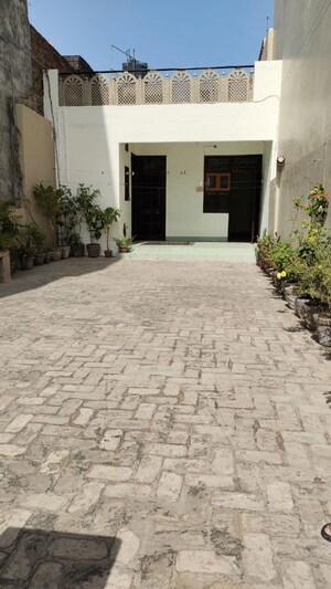 Parking in 2 BHK Independent House at Sector 4 – for Rent