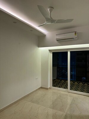 Room in 4 BHK Apartment at Central Park Flower Valley Aqua Front Towers, Sohna Sector 33 – for Sale