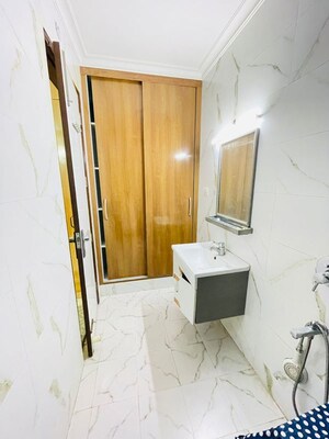 Bathroom in 1 BHK Builder Floor at Saket – for Rent