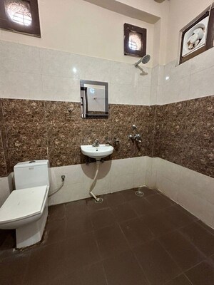Team Area in 2 BHK Independent House at Sector 4 – for Rent