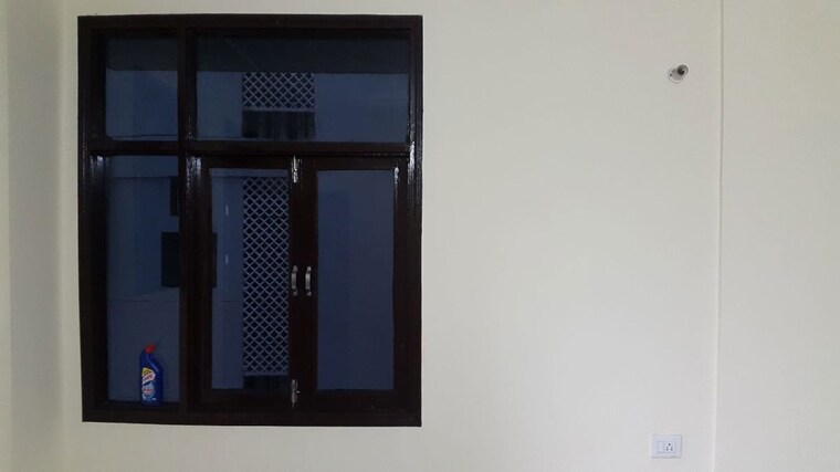 Room, sector 21d 1.5 Bedroom 2250 Sq.Ft. Independent House In Sector 21d Faridabad 10458583