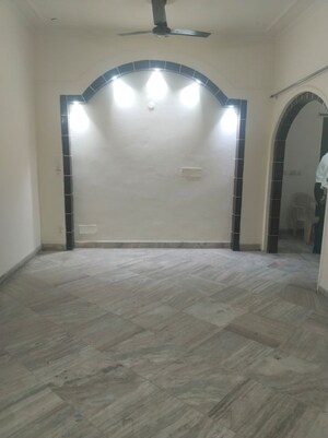 Room in 2.5 BHK Builder Floor at Chittaranjan Park – for Sale