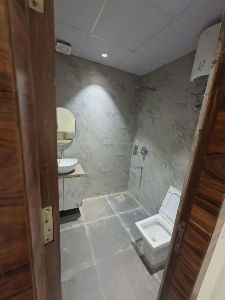 Bathroom, saket 2 Bedroom 1000 Sq.Ft. Apartment In Saket Delhi 10458600
