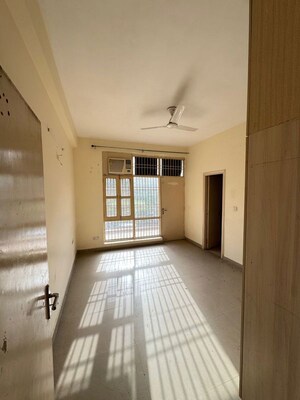 Building Lobby in 4 BHK Builder Floor at Sector 28 – for Sale