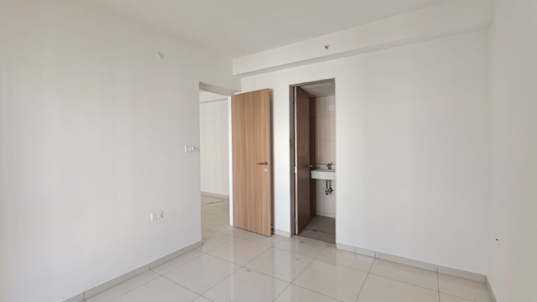Room, godrej-emerald 3 Bedroom 927 Sq.Ft. Apartment In Ghodbunder Road Thane 10458605