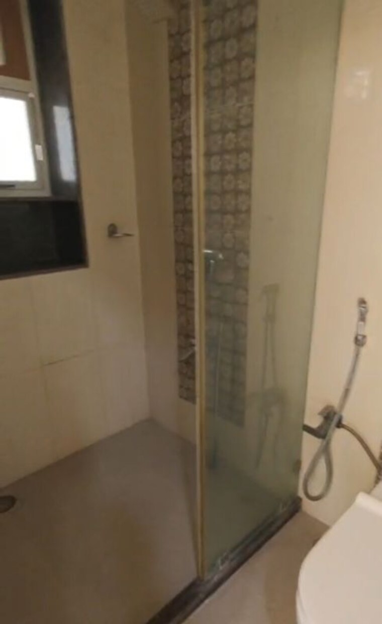 Bathroom, bhanu-apartment 3 Bedroom 1200 Sq.Ft. Apartment In Juhu Mumbai 10458626