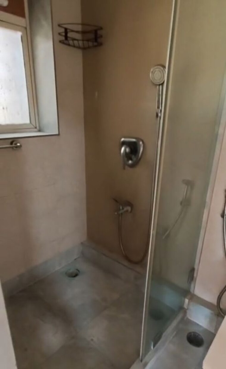 Bathroom, bhanu-apartment 3 Bedroom 1200 Sq.Ft. Apartment In Juhu Mumbai 10458626