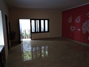 Room in 2 BHK Independent House at Sector 4 – for Rent