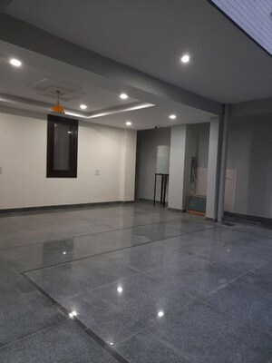 Room in 1 RK Independent House at Sector 14 – for Rent