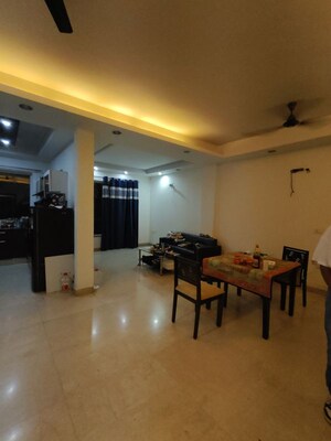Gym in 3 BHK Builder Floor at Sushant Lok I – for Rent