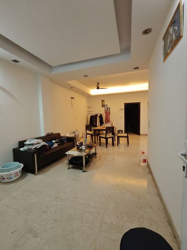  Parking, sushant lok i 3 Bedroom 215 Sq.Yd. Builder Floor In Sushant Lok I Gurgaon 10458654