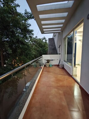 Balcony in 3 BHK Builder Floor at Sushant Lok I – for Rent