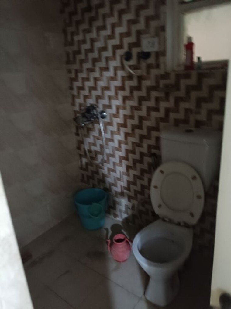Bathroom, gaur-city-2-14th-avenue 2 Bedroom 1050 Sq.Ft. Apartment In Sector 16c Greater Noida Greater Noida 10458664