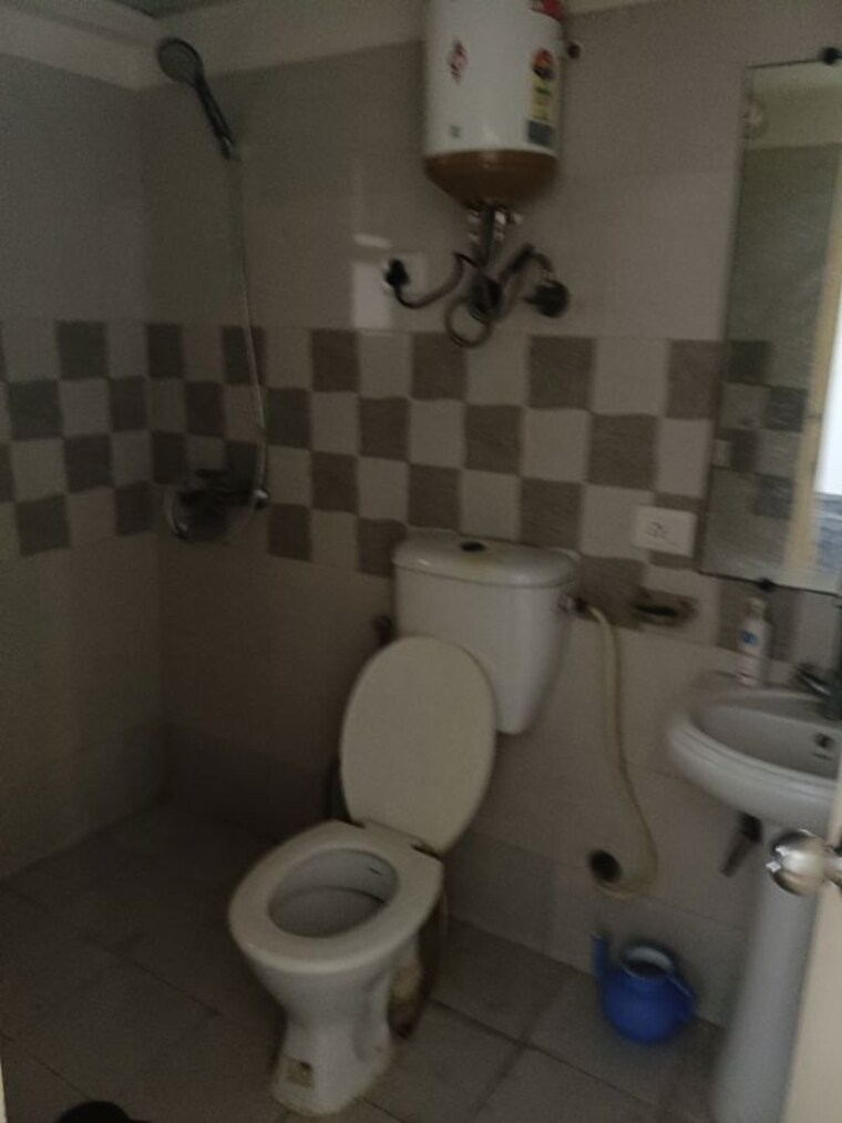 Bathroom, gaur-city-2-14th-avenue 2 Bedroom 1050 Sq.Ft. Apartment In Sector 16c Greater Noida Greater Noida 10458664