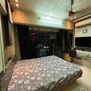 Bedroom in 1 BHK Apartment at Borivali West – for Rent