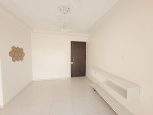 1.5 BHK Apartment For Rent in Godrej Emerald, Ghodbunder Road