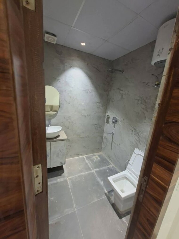 Bathroom, saket 1 Bedroom 550 Sq.Ft. Apartment In Saket Delhi 10458701