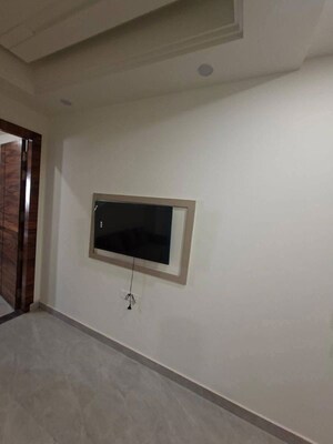Room in 1 BHK Apartment at Saket – for Rent