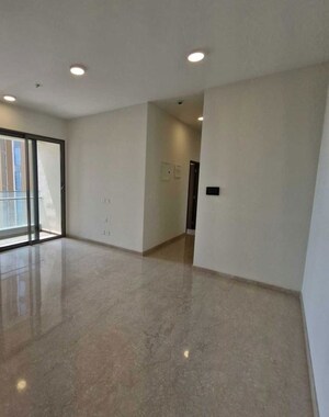 Room in 2 BHK Apartment at Mahalaxmi Racecourse – for Sale