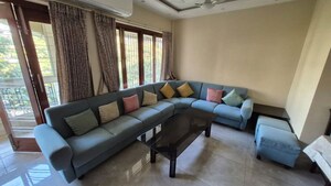 2 BHK Apartment For Rent in Gym View, Khar West