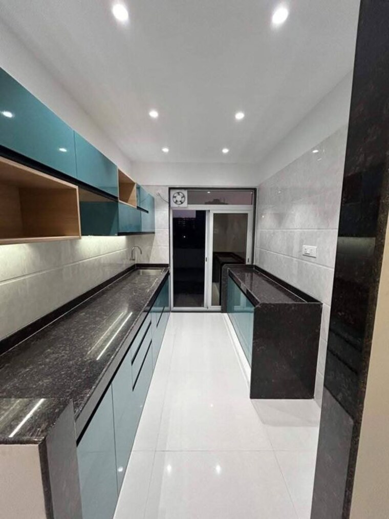 Kitchen, gym-view 2 Bedroom 800 Sq.Ft. Apartment In Khar West Mumbai 10458715