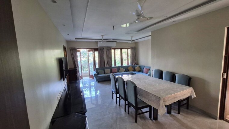 Living Room, gym-view 2 Bedroom 800 Sq.Ft. Apartment In Khar West Mumbai 10458715