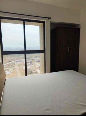 Room in 2 BHK Apartment at Lodha Downtown, Dombivli East – for Rent