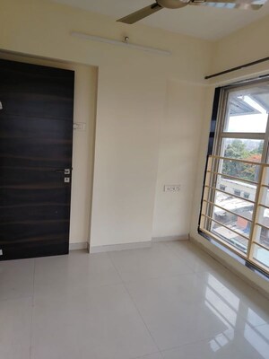 Room in 1 BHK Apartment at Kurla West – for Rent