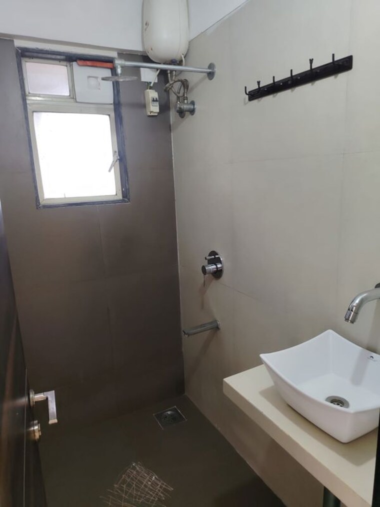 Bathroom, kurla west 1 Bedroom 455 Sq.Ft. Apartment In Kurla West Mumbai 10458709