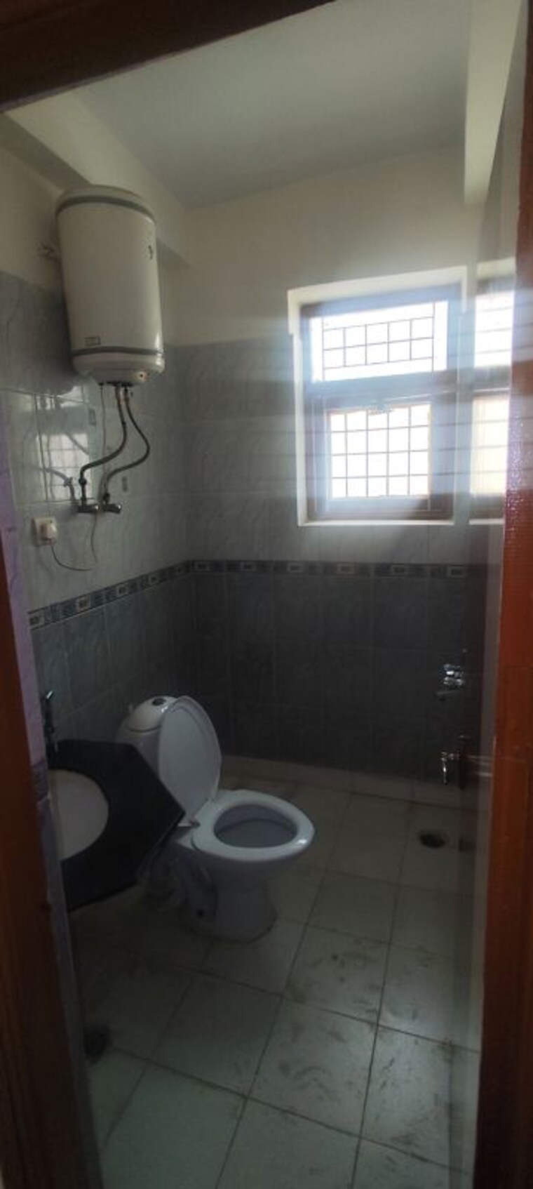 Bathroom, avalon-heights 3 Bedroom 1500 Sq.Ft. Apartment In Sector 47 Gurgaon 10458757