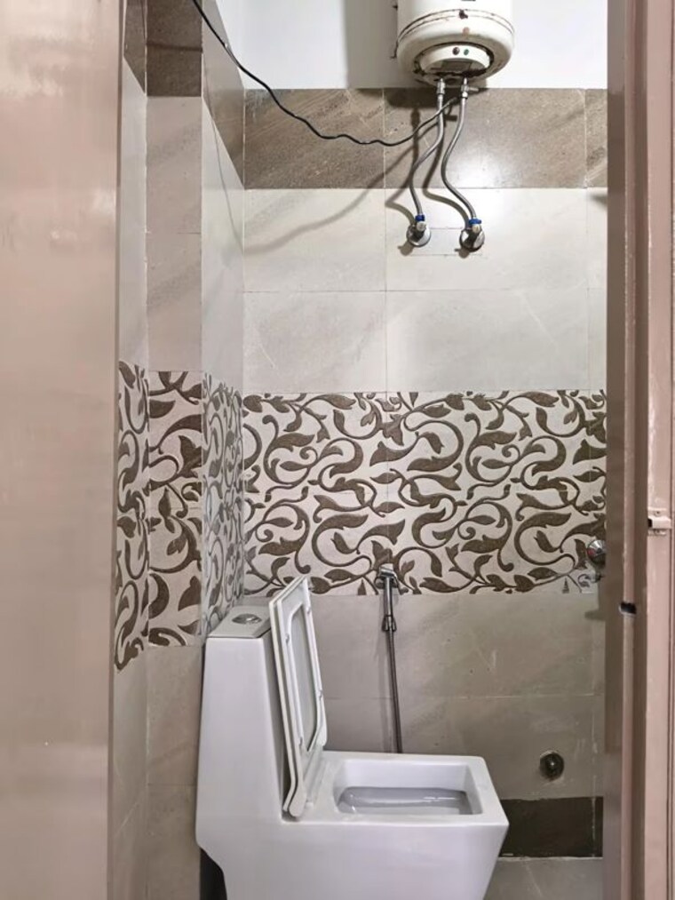 Bathroom, as-tower 2 Bedroom 1000 Sq.Ft. Builder Floor In Sector 45 Gurgaon 10458777