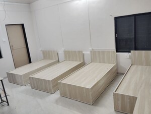  Pg For Rent in Model Colony