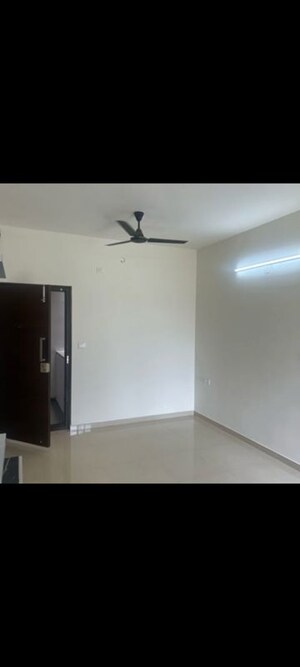 Room in 2 BHK Apartment at Bren Northern Lights, Jakkuru – for Rent