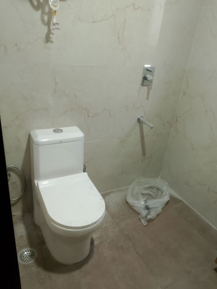 Bathroom, smart-world-gems 2.5 Bedroom 1210 Sq.Ft. Builder Floor In Sector 89 Gurgaon 10458745