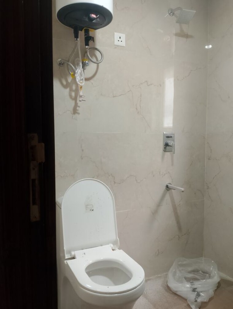 Bathroom, smart-world-gems 2.5 Bedroom 1210 Sq.Ft. Builder Floor In Sector 89 Gurgaon 10458745