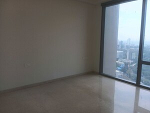 Room in 3 BHK Apartment at Mahalaxmi Racecourse – for Sale