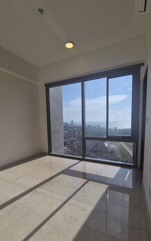 Room in 3 BHK Apartment at Mahalaxmi Racecourse – for Sale