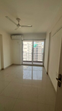 3 BHK + Basement Apartment For Rent in Pareena Express Heights