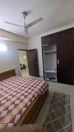 2 BHK Apartment For Rent in Pyramid Square 67A