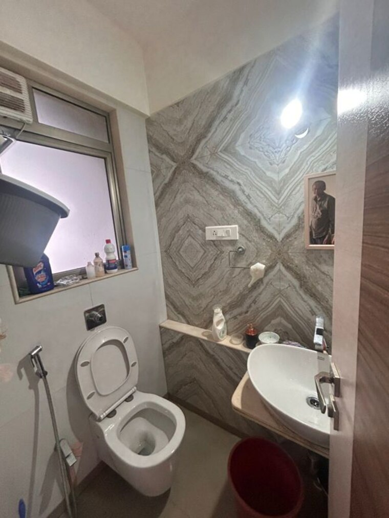 Bathroom, chandak-cornerstone 2 Bedroom 650 Sq.Ft. Apartment In Worli Mumbai 10458822