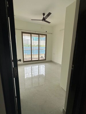 Room in 4 BHK Apartment at Apex Green Wood, Borivali East – for Rent