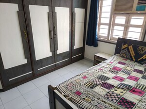 Bedroom in 2 BHK Apartment at Satellite – for Rent