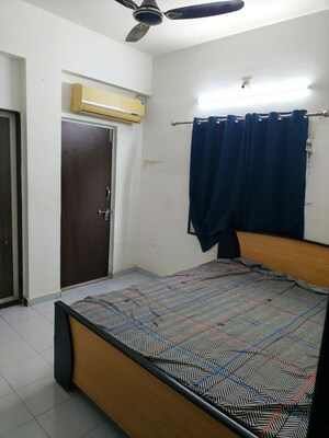 Bedroom in 2 BHK Apartment at Satellite – for Rent