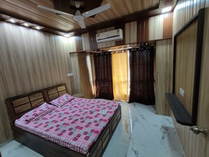 Bedroom in 2 BHK Apartment at Goregaon East – for Rent